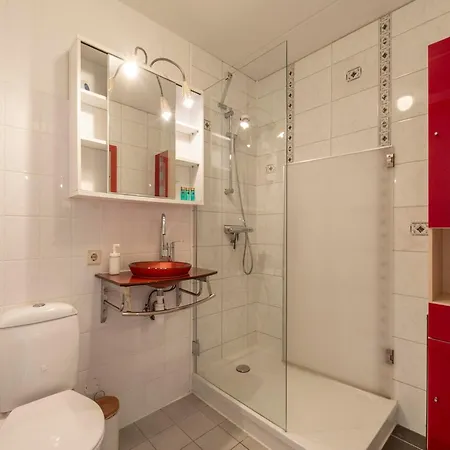 With A Bright South-facing Balcony Holiday home *