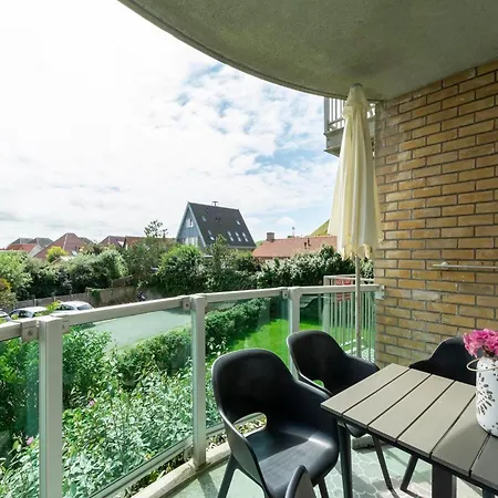 With A Bright South-facing Balcony Callantsoog