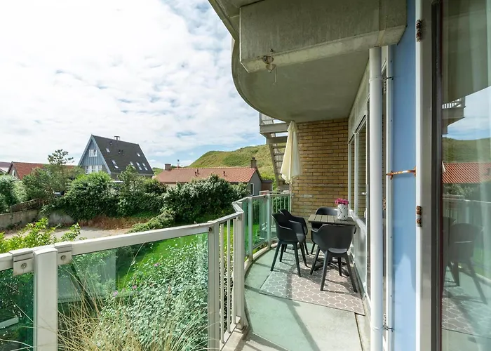 Idyllic Coastal Base W Garden *